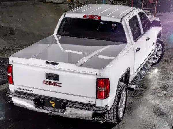 Elite LC Lid closed on a white GMC truck